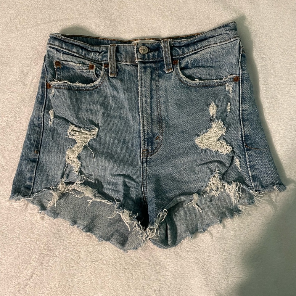 Abercrombie & Fitch ripped denim shorts size 25/0